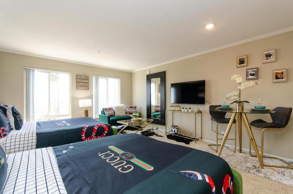 דירות לוס אנג'לס Gucci Mickey And Maxico Lofts Free Parking And Wifi מראה חיצוני תמונה